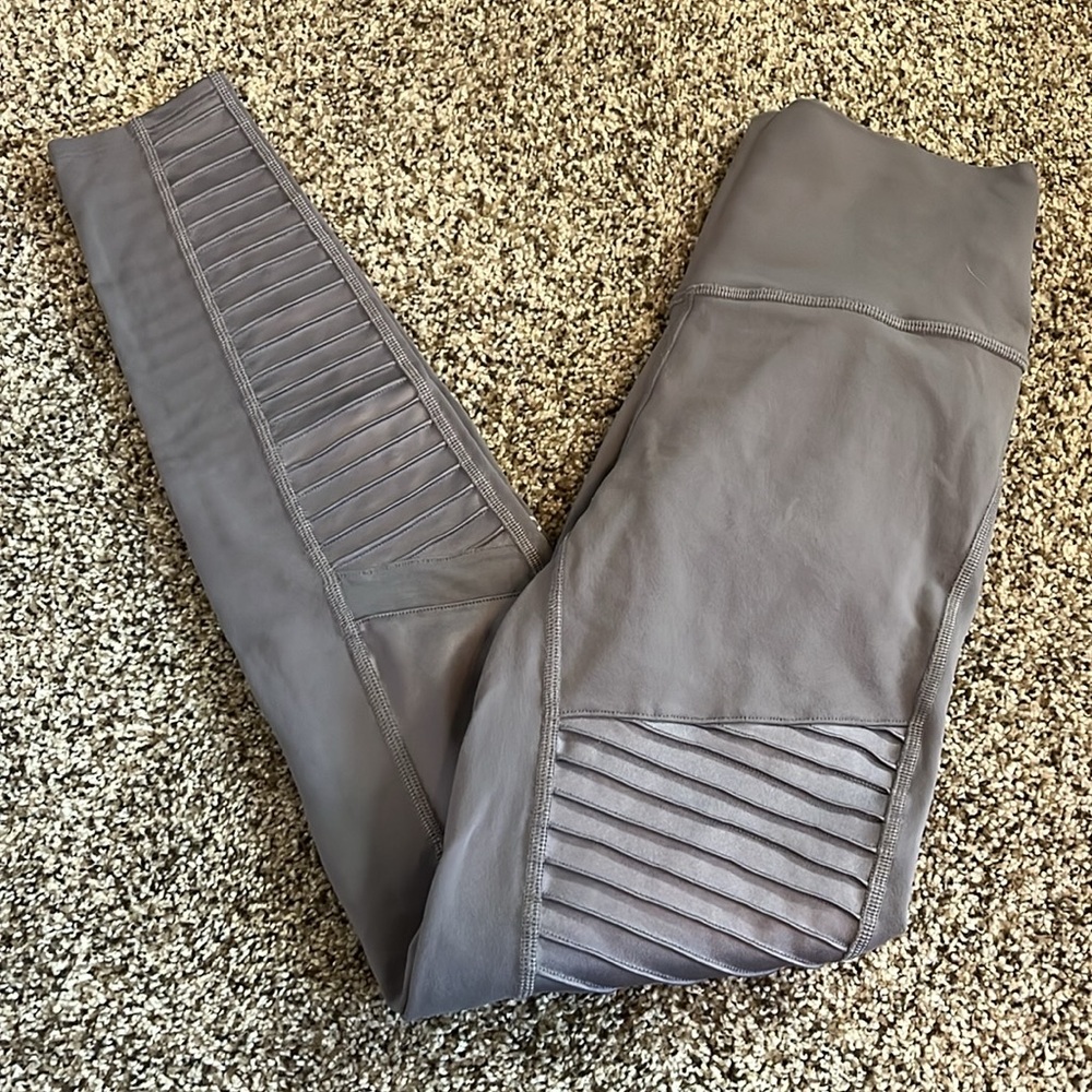 ALO Yoga Gray Moto Ribbed Leggings